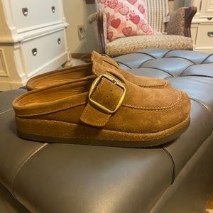 Brand new White Mountain slip on mules